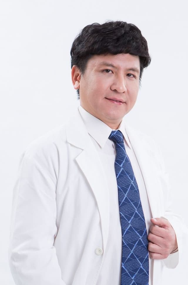 雷濬嶸 院長